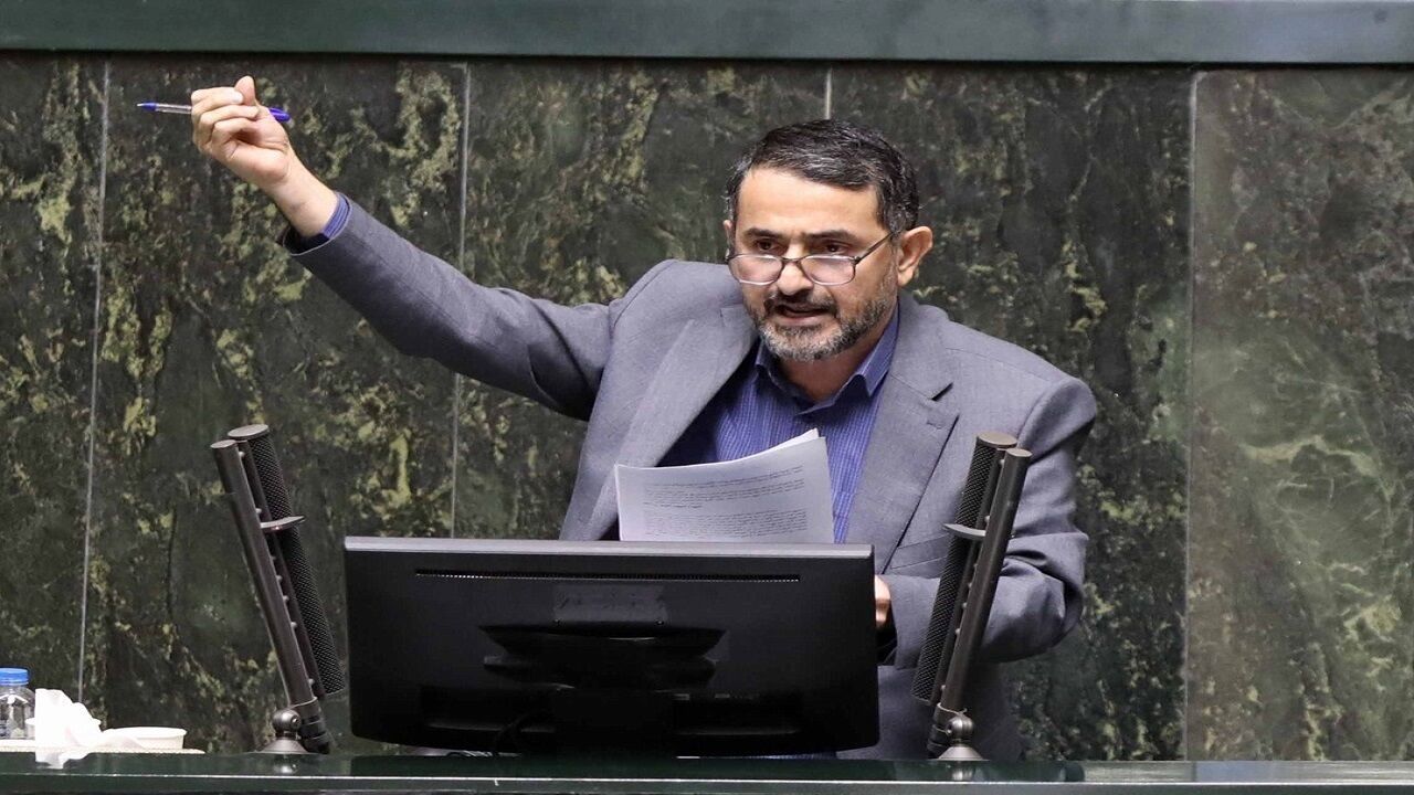 زارعی، نماینده تهران خطاب به نمایندگان مجلس: جمهوری اسلامی پارتیزان، رابین‌هود و دن‌کیشوت نیست؛ دود موتور‌های صوتی افشاگری شما جمهوری اسلامی را خفه کرده است