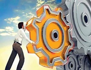 خطر بیخ گوش بنگاه‌های اقتصادی | محمودی اصل: جنگ مسیرهای صادراتی را پرریسک کرد | افزایش دستمزدها تیغ دولبه است