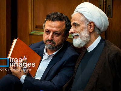 تصاویر| همنشینی اصلاح طلبان و اصولگرایان در مراسم چهلم مرحوم احمد توکلی؛ از حدادعادل و زاکانی تا معاونان پزشکیان و خاتمی