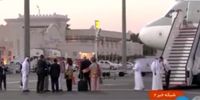 لحظه خروج زندانیان آمریکایی از هواپیما در دوحه + فیلم