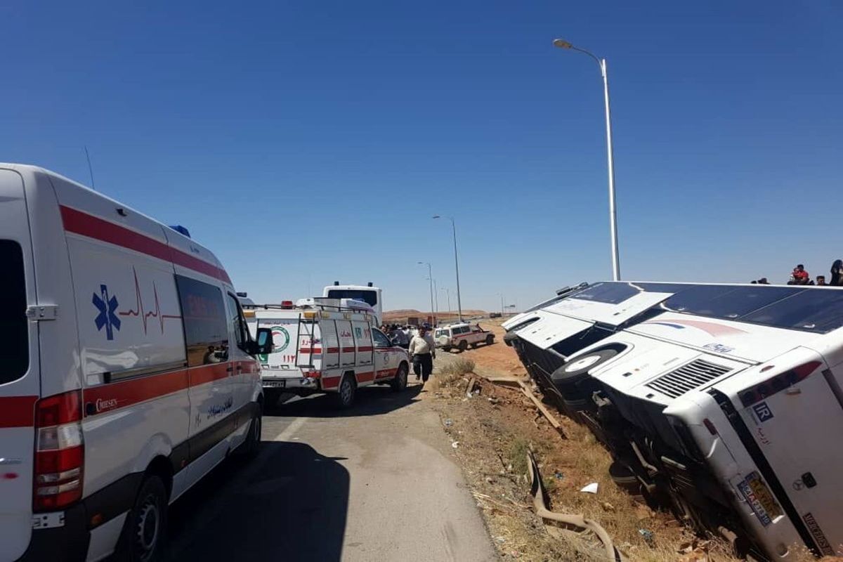 جزئیات حادثه واژگونی اتوبوس در قزوین