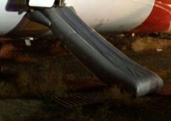 وضعیت هواپیمای قشم ایر پس از سانحه در مشهد + عکس