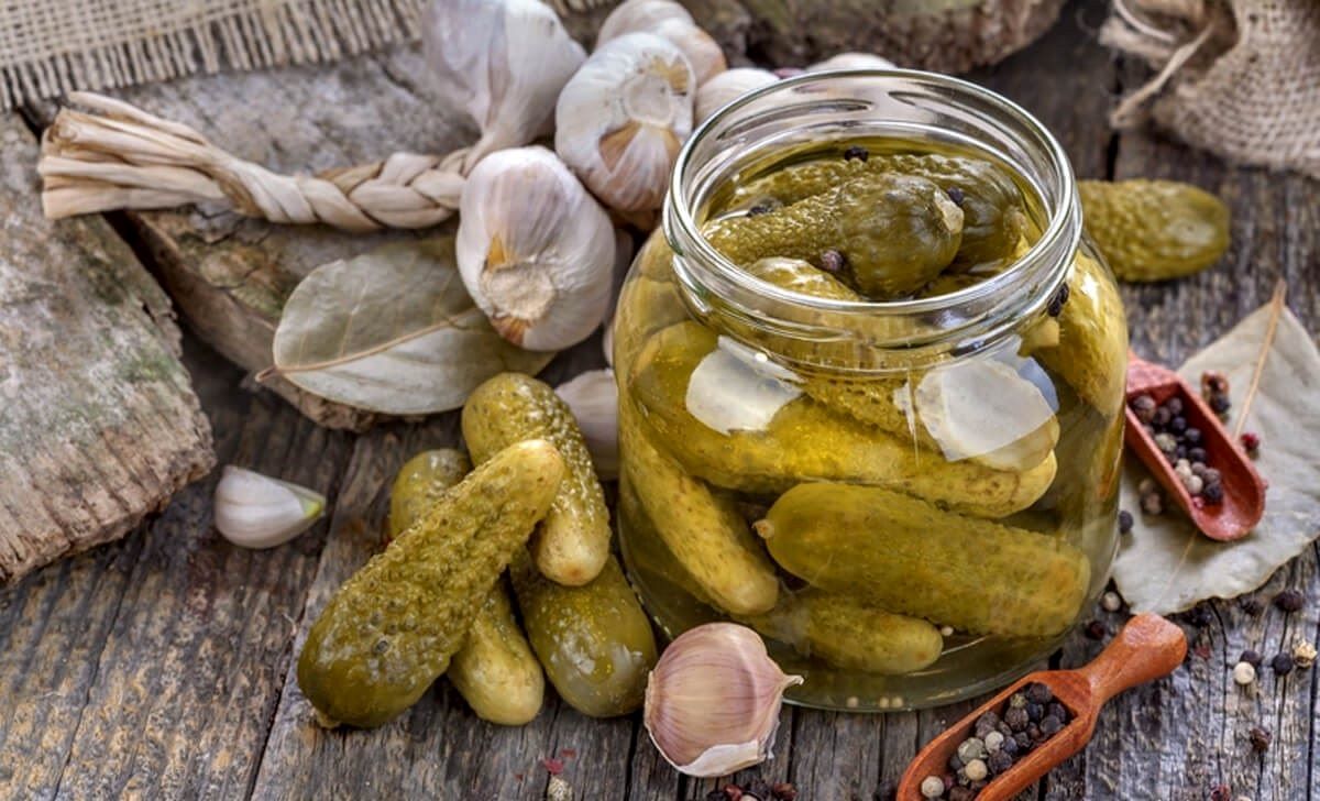 حقایق باورنکردنی نهفته در آب خیارشور را بشناسید!