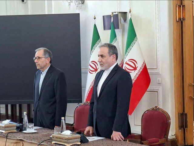 تصاویری از نشست عراقچی با سفرای خارجی مقیم تهران