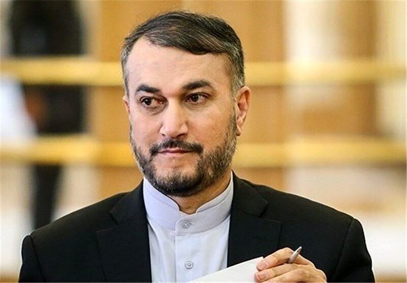 ژست خاص محمد جواد ظریف در نشست وزرای خارجه سابق!