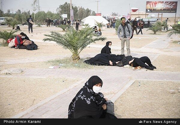 زائران اربعین در مرز مهران