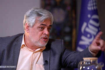 توئیت محمد مهاجری درباره مخالفان بازگشایی اینترنت / کدام مسئولان رأی به مسدود ماندن اینترنت دادند؟