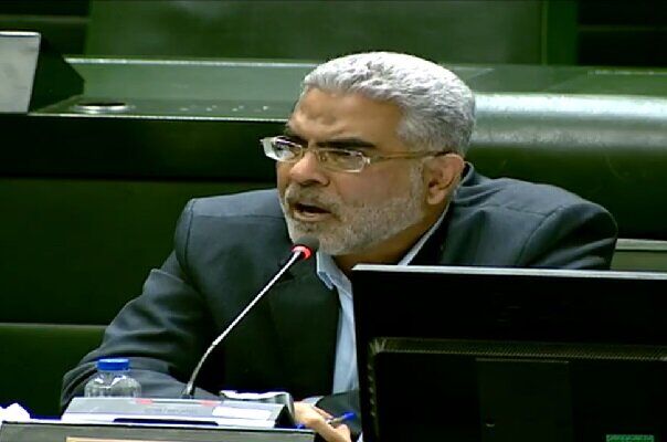 نماینده مجلس: سرنوشت 56 میلیون بشکه نفت مشخص نیست +فیلم