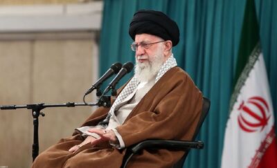 مراسم بزرگداشت رئیس‌ جمهور و همراهانش از سوی رهبر انقلاب+ فیلم