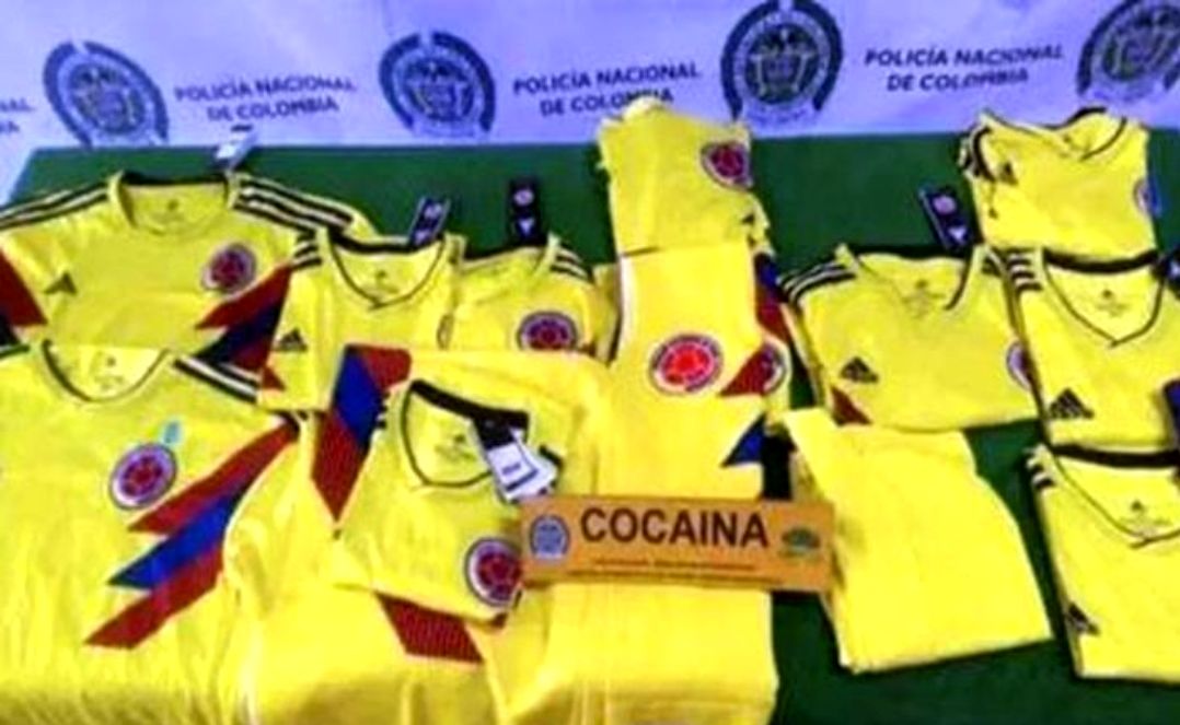 کشف کوکائین در لباس تیم‌ملی کلمبیا!