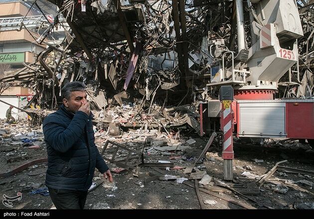 فرو ریختن ساختمان پلاسکو تهران
