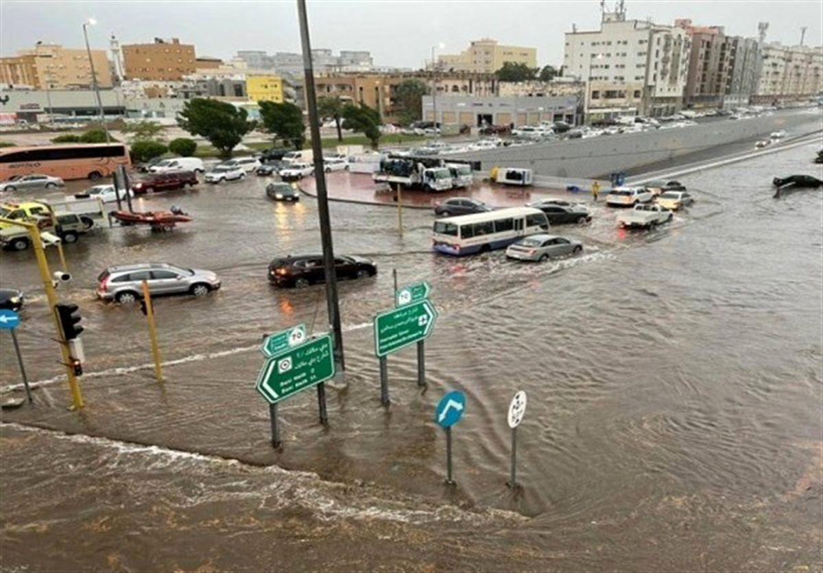 بارش شدید تگرگ عربستان / هشدار قرمز شرایط جوی صادر شد