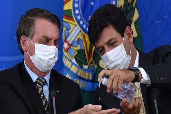 رئیس جمهور برزیل: درباره کرونا «غُر» نزنید/ سیستم بهداشتی در حال فروپاشی است
