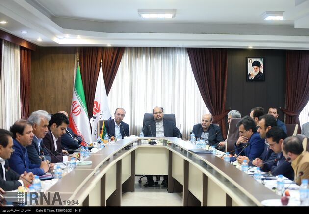 حضور کرباسیان و شریعتمداری در اتاق اصناف ایران