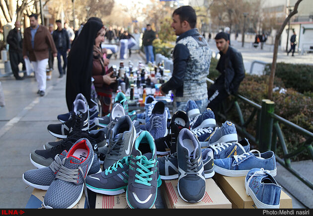 دستفروشی در خیابان ناصرخسرو