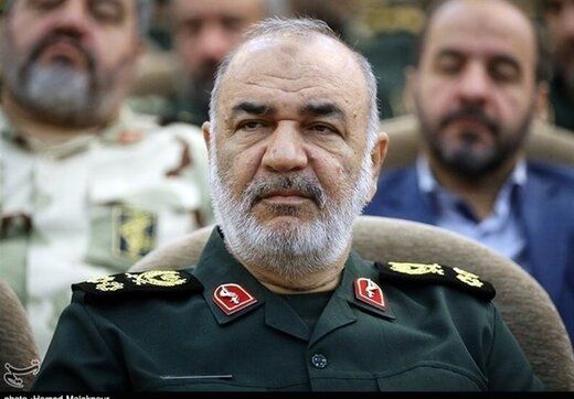 فرمانده کل سپاه: انسان‌های وطن‌فروش که به غرب لبخند می‌زنند در ایران جایگاهی ندارند

