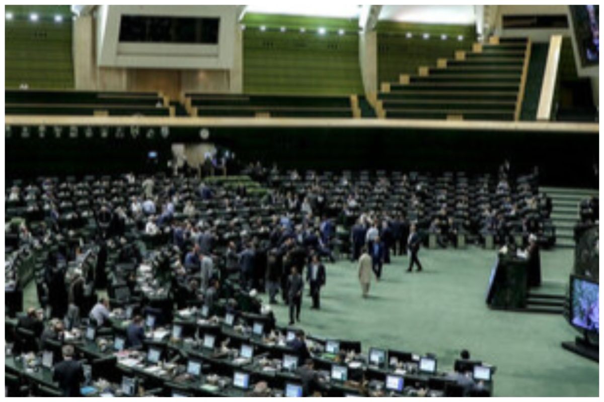 هشدار یک نماینده به وزرا: احساس نکنید گوشه امنی دارید و در مجلس استیضاح نمی‌شوید