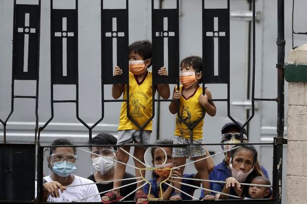 توسل به شمایل ناصری سیاه در مانیل فیلیپین برای حفاظت از ویروس کرونا