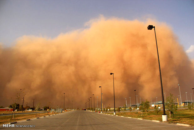 طوفان شن در یزد+عکس 

