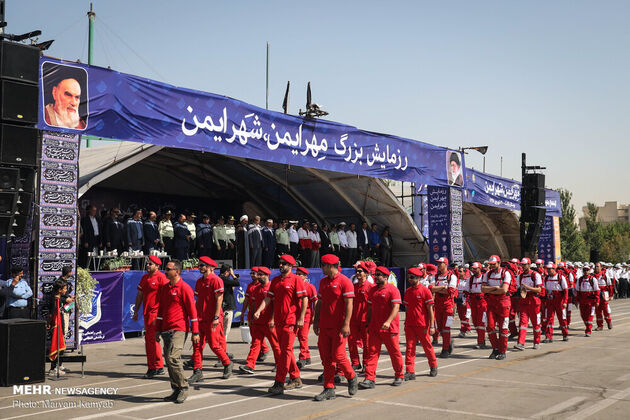 تصاویر جالب رزمایش نیروی انتظامی در بوستان ولایت
