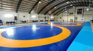 قمه‌ کشی هولناک در سالن کشتی نهاوند/ هشدار؛ تصاویر خشن است+ فیلم