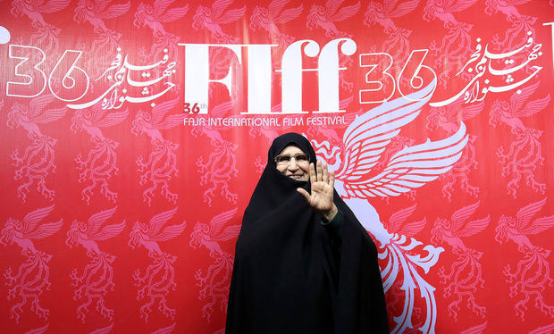 حضور دختر امام (ره) در جشنواره فیلم فجر+عکس