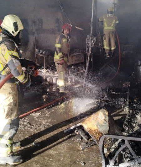 آتش سوزی هولناک در یک ساختمان 9 طبقه در ولیعصر تهران / 10 نفر نجات یافتند