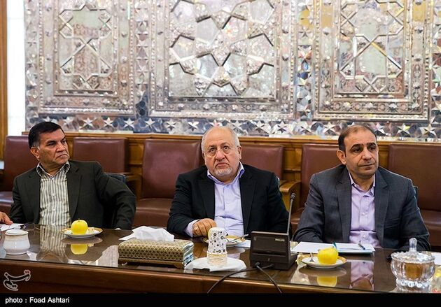 دیدار اعضای شورای شهر تهران با رئیس مجلس