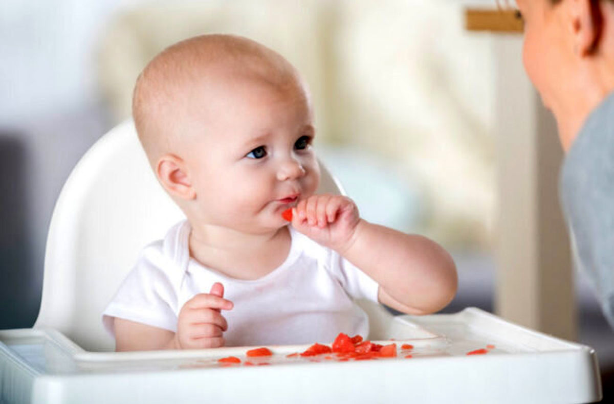 عوارض خطرناک این مواد غذایی برای کودکان زیر 2 سال!