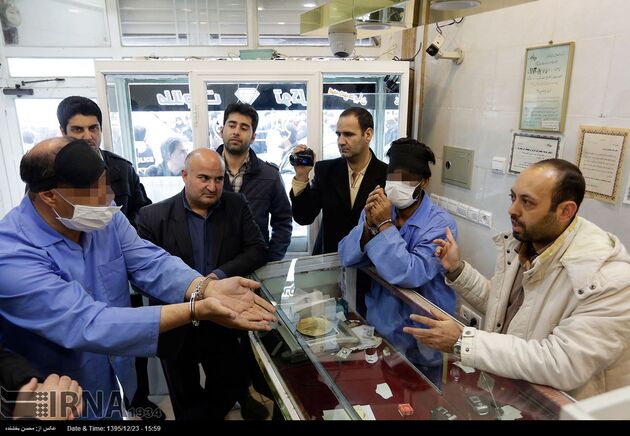 بازسازی صحنه سرقت مسلحانه از طلافروشی