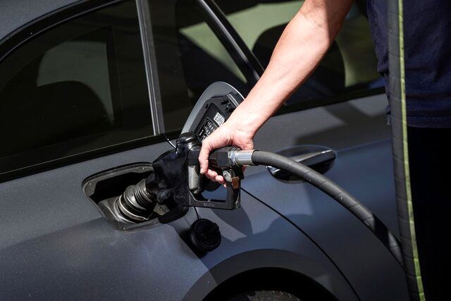 کاهش قیمت بنزین در آمریکا