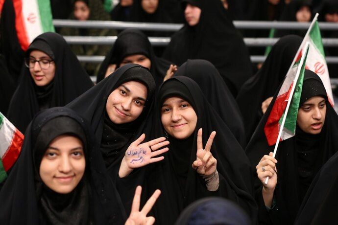 تصاویری خاص و دیدنی از دیدار دانش آموزان با رهبر انقلاب 5