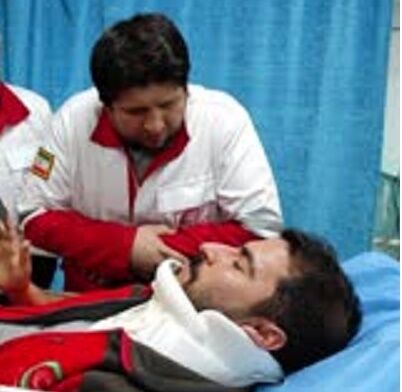 مصدومیت ۱۳ امدادگر هلال احمر در تصادف مینی‌بوس و کمپرسی