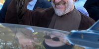 تصاویر جدید از سیدمحمد خاتمی بر مزار پدرش
