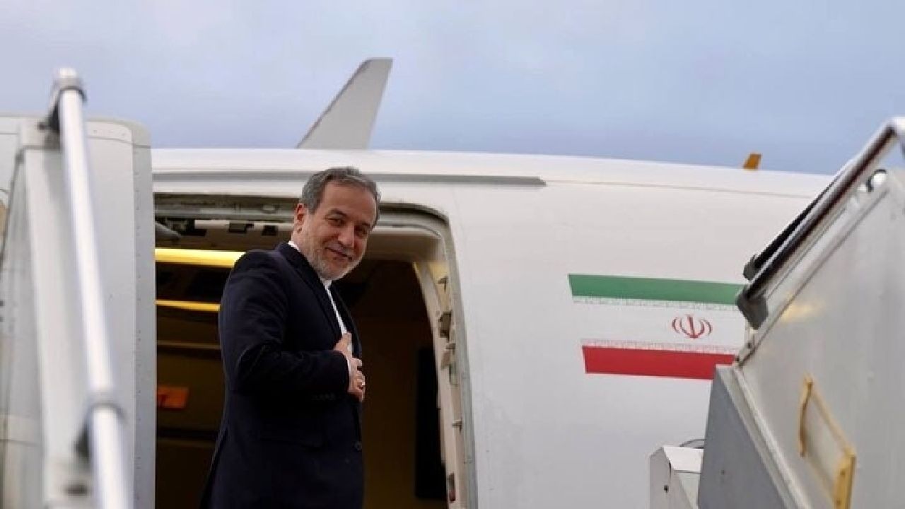 عراقچی راهی پاریس شد