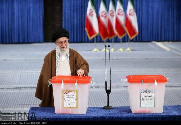 شرکت مقام معظم رهبری در انتخابات