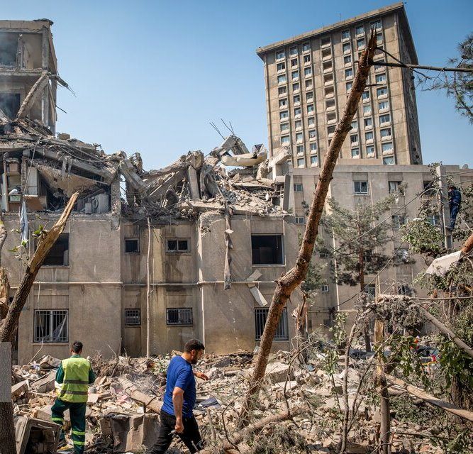 جمعیت هلال‌احمر : خسارات جنگ به ۱۱۵ هزار واحد غیرنظامی/ پایتخت در صدر تخریب‌ها است
