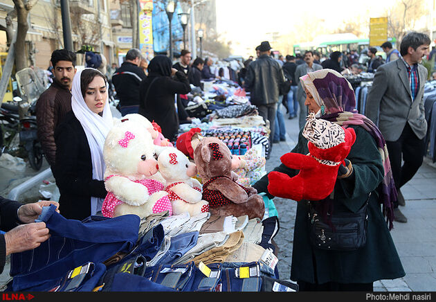 دستفروشی در خیابان ناصرخسرو