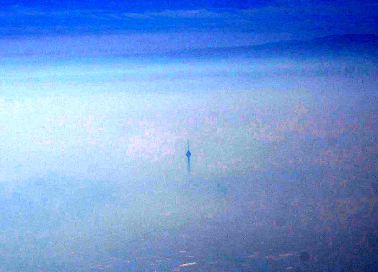 تصویر غم انگیز تهران از قله کلکچال/ آلودگی هوا همه چیز را محو کرد!+ عکس