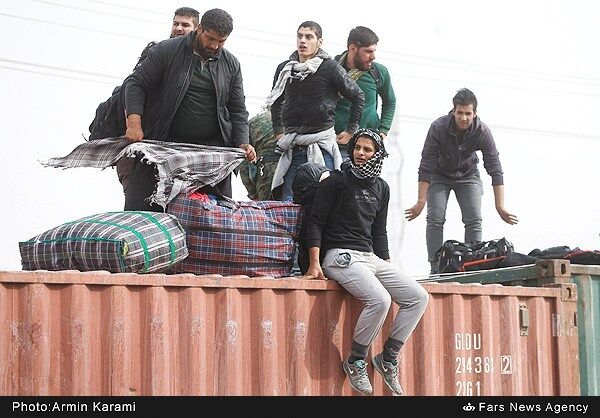 زائران اربعین در مرز مهران
