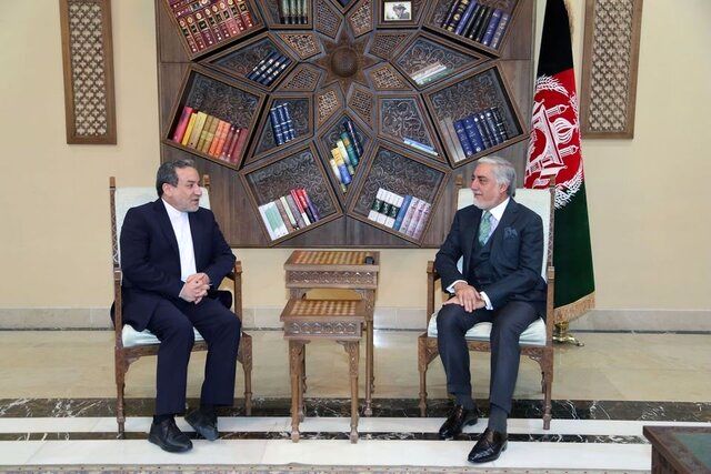قدردانی عبدالله عبدالله از نقش ایران در روند صلح افغانستان در دیدار با عراقچی