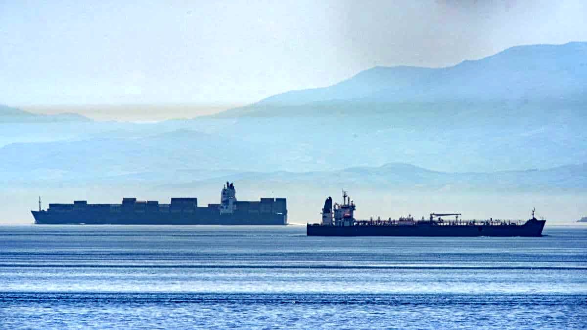 جزئیات جدید از نفتکش توقیف شده در دریای عمان توسط نظامیان سیاه‌پوش