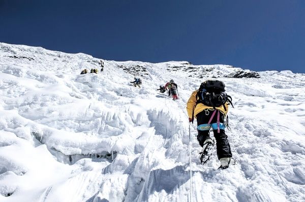 گرفتاری هفت کوهنورد شیرازی در ارتفاعات دنا 