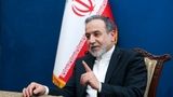 انتقاد روزنامه اصولگرا از اظهارات عراقچی درباره آمریکا/ او مذاکره با آمریکا را استخوان لای زخم نگه‌داشته است