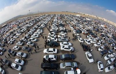 کاسبی عجیب اما میلیاردی در بازار خودرو/ سیل فروش سهمیه اقامت برای واردات خودرو به راه افتاد!