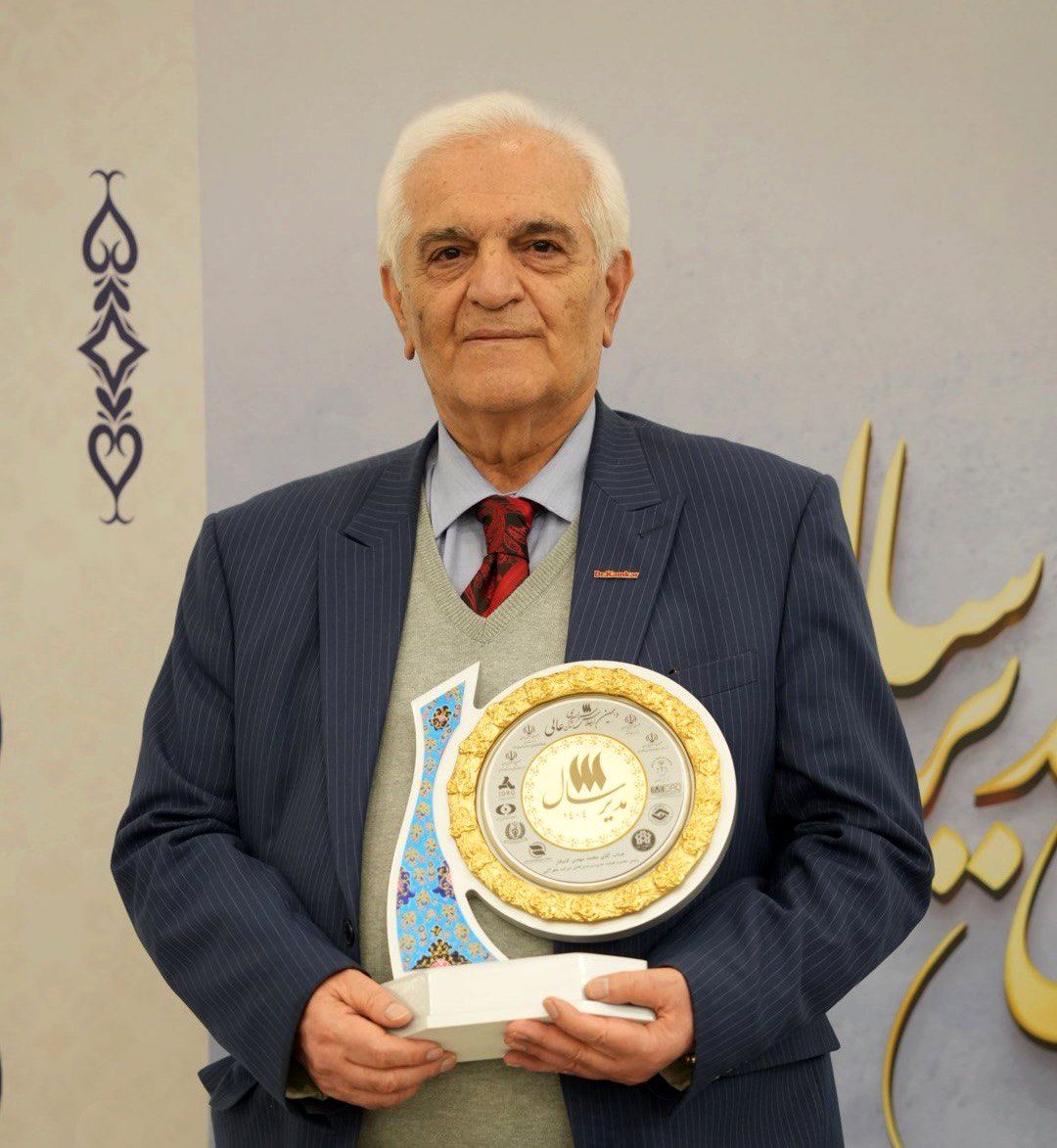نشان عالی مدیر سال به دکتر محمدمهدی کامکار رسید