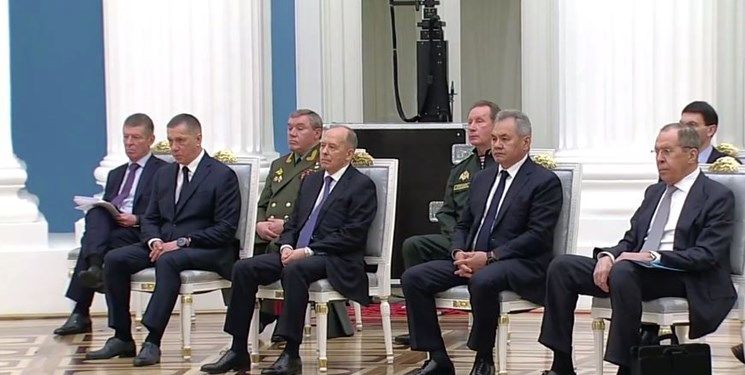 نشست فوق‌العاده شورای امنیت روسیه درباره اوکراین
