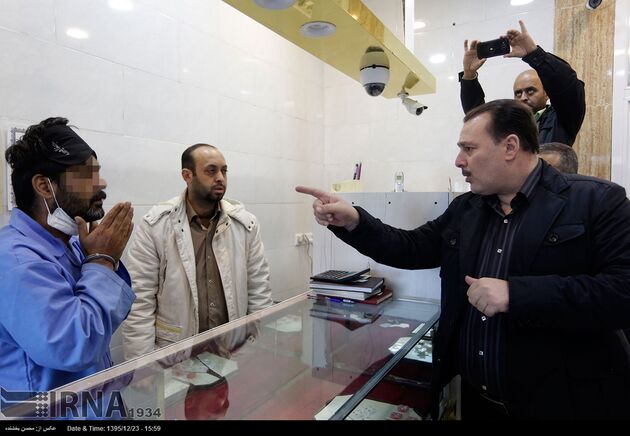 بازسازی صحنه سرقت مسلحانه از طلافروشی