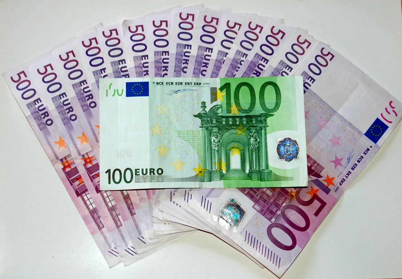 قیمت یورو امروز یکشنبه ۱۳۹۸/۱۱/۲۷ | ثبات نرخ ارز واحد اروپا بالای مرز ۱۵ هزار تومانی