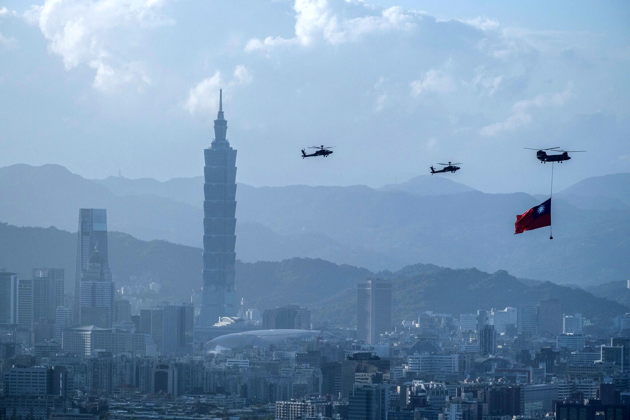 چین با شلیک موشک بالستیک شمشیر را برای تایوان از رو بست